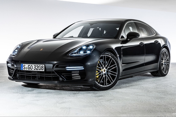 2017-Porsche-Panamera-front-three-quarter-e1467148877532.jpg