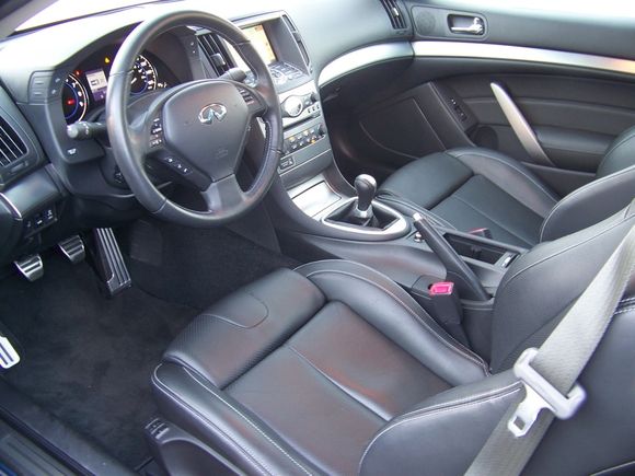 2010-g37-interior.jpg