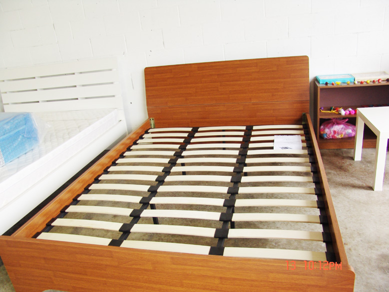 bedframe-brown-003.jpg